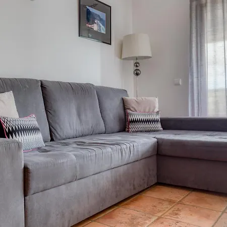Apartamento Familiar E Relaxado Com Piscina E Bar *