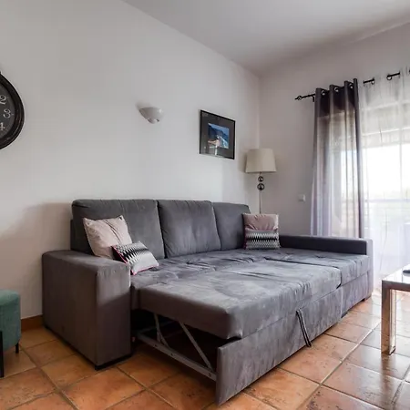 Apartamento Familiar E Relaxado Com Piscina E Bar *