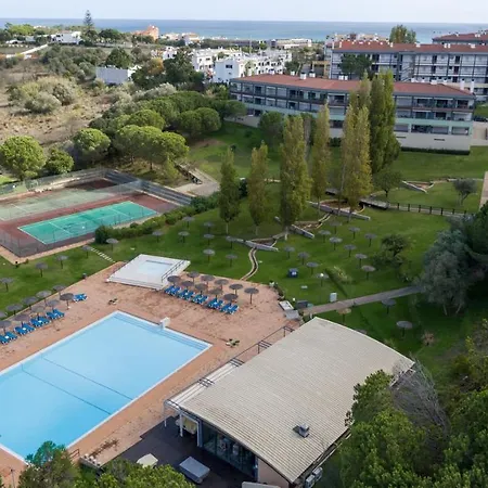 Apartamento Familiar E Relaxado Com Piscina E Bar